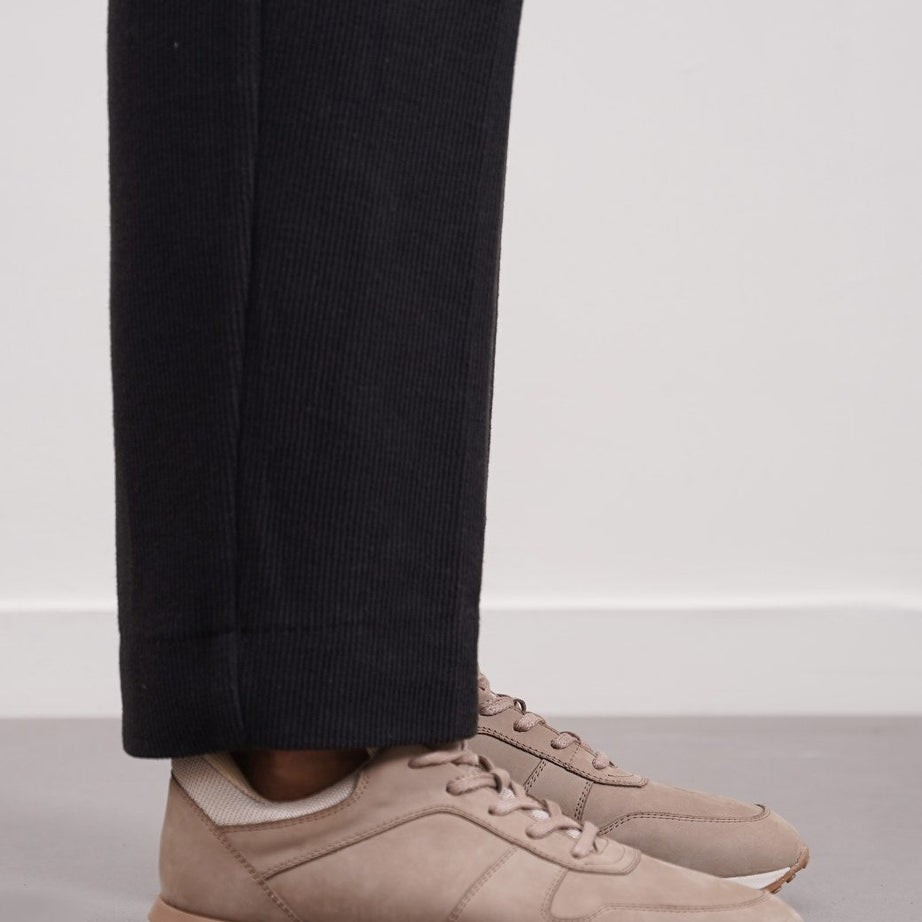 MONOTONE LEATHER SNEAKERS