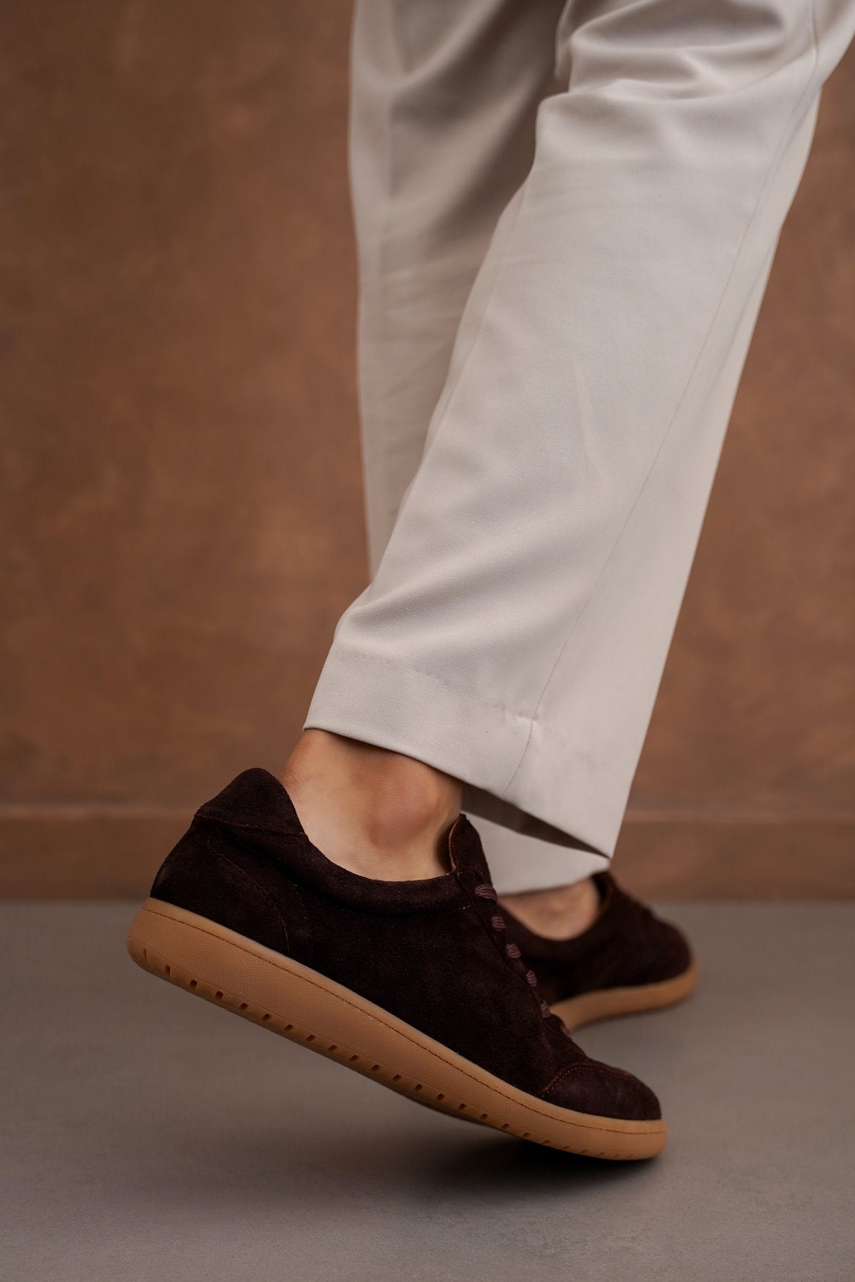 STREETWEAR LOW-TOP LEATHER SNEAKERS