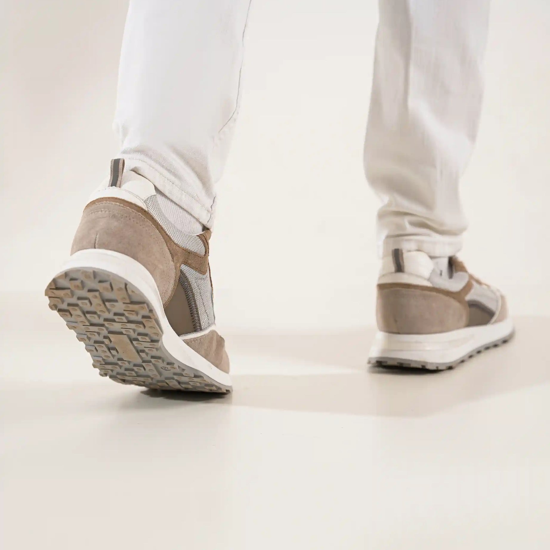 COLORBLOCK LEATHER SNEAKERS